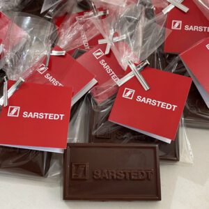 Barra com logotipo em relevo + TAG personalizada
